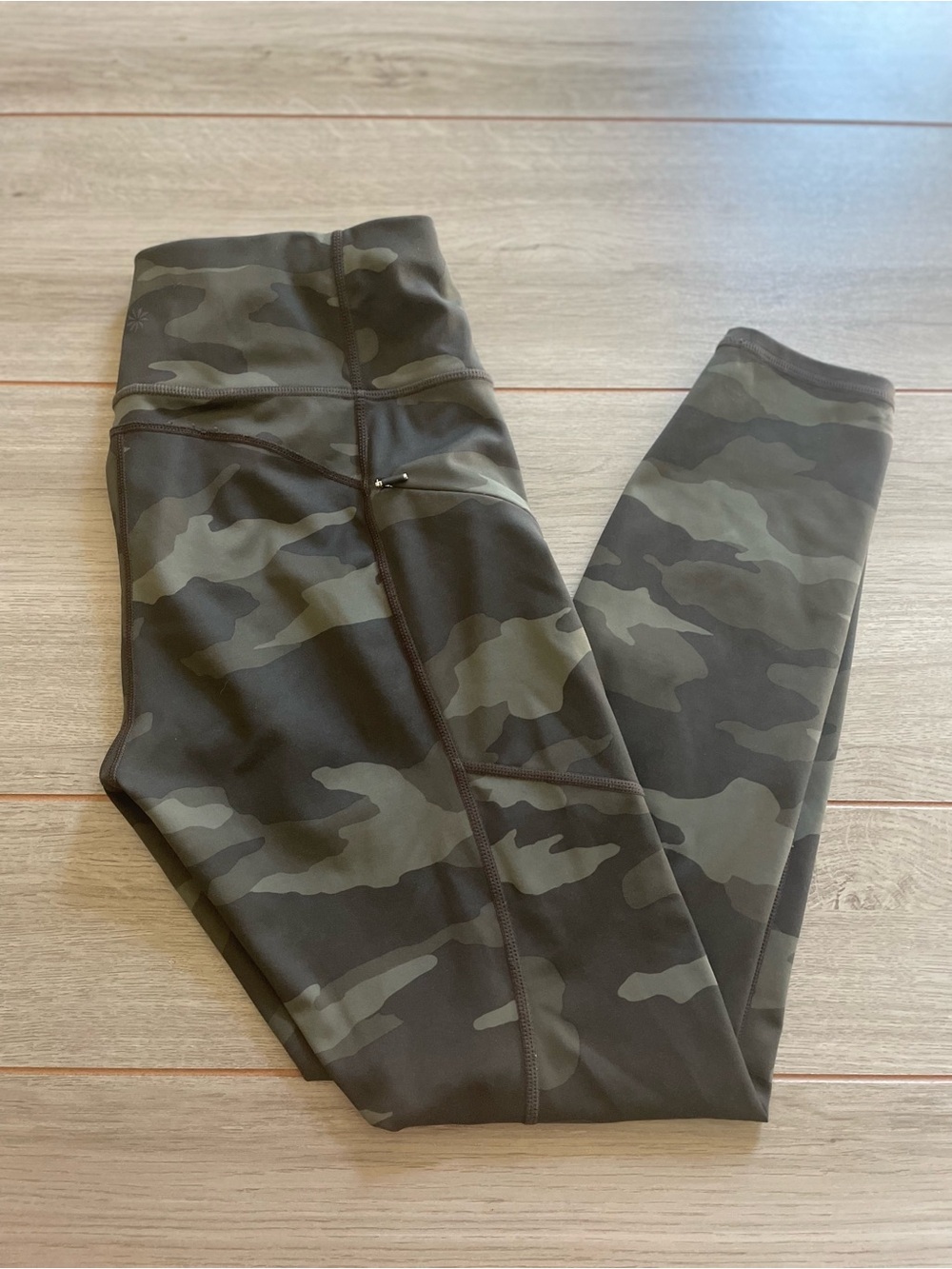 Athleta women's small camouflage athletic leggings